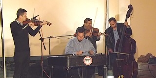 Kis számú, de lelkes közönség tapsolt a múzeumban a fergeteges Cimbali Band-nek