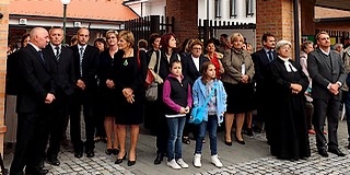 Felavatták Mohács új büszkeségét, a 700 milliós Busóudvart a város központjában