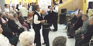 Dallal, tánccal és verssel nyílt meg az Idősek hónapja az Egyesített Szociális Intézményben