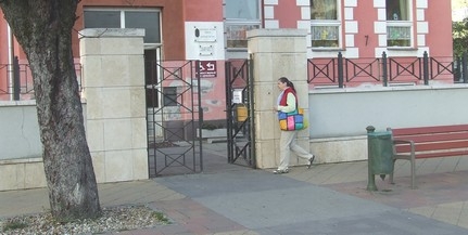 Közös érdek Mohácson is az alap- és középfokú iskolák intézményi tanácsainak megalakítása Közös érdek Mohácson is az alap- és középfokú iskolák intézményi tanácsainak megalakítása
