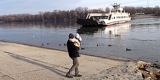 Parlamenti képviselőink indítványára ezentúl biztosabb lesz a kompközlekedtetés támogatása