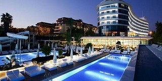 Alanyában 5 csillagos szállodában 7 éjszaka ultra all inclusive ellátással 106 900 Ft/főtől.