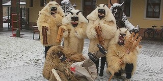 Kamion, rendőrautó is elakadt Mohács térségében - a hó után az erős fagy okozhat gondokat