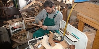 Két dudával, a busók eredeti, ősi hangszerével gyarapodott a Busóudvar kiállítása