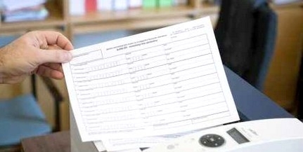Két pártnak több mint félmillióba fájnak az időben vissza nem vitt ajánlóívek