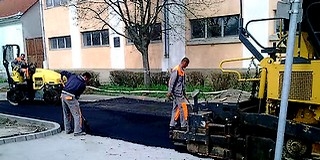 A nyári dunai árvíz okozta tetemes költségű károk utolsó nyomai is lassan eltűnnek Mohácson