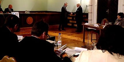 Dr. Hargitai János képviselői megbízólevelét Mohács önkormányzati ülésén vette át