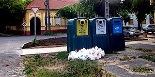 Miért gyűjtögette valaki a rengeteg műanyag flakont?
