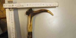 Ez tényleg nem semmi: botjával műsorozott egy nyugdíjas