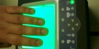 A mohácsi határkikötőben és Udvaron is ujjlenyomatot vesznek a vízumkötelezettektől