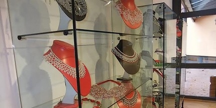 Horvát és magyar tradicionális ékszerek kiállítása nyílt Mohácson a Kanizsai Dorottya Múzeumban