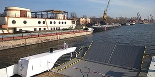 Komarnóból hazaért a Sziget nevű komp, de november vége előtt még nem áll forgalomba