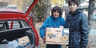 Színes tévét, könyveket, ruhákat ajándékozott a nőklub