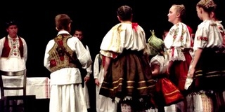 Táncosaink a Hetényi seggelőssel és az esőváró mohácsi sokac népszokással is hódítottak