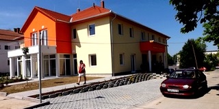 Helyi mesterek munkáját dicséri a Szederkényben egy év alatt elkészült ház