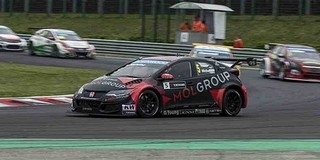 Újabb bravúr! Dobogós helyen végzett Michelisz Norbert a portugáliai első futamon