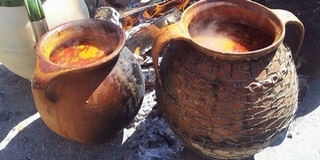 Füstbe borult a Táncsics utca: csúcs volt az idei babfőző fesztivál - videó!