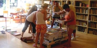 A vakáció még tart, de a gyerekek szüleinek és a nevelőknek már feladták a leckét