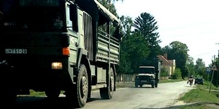 A lakosság biztonságát szolgálja a nagyszámú haderő és jármű jelenléte a térségben