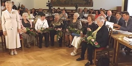 Díszdiplomás pedagógusokat, óvónőket köszöntöttek