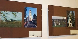 Fotókon a falvak templomai - kiállítás az Ifjúsági Centrumban
