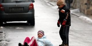 Vigyázat, nagyon csúszik: leállították a kamionok forgalmát Baranya megye területén - FRISSÍTVE!