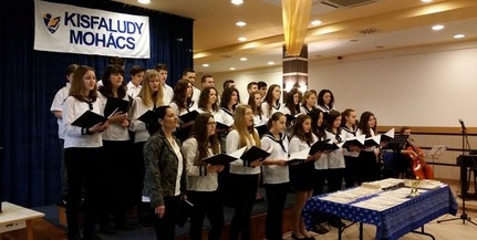 Idén is díjazták a Kisfaludy Napokon résztvevő környékbeli, eredményes diákokat Idén is díjazták a Kisfaludy Napokon résztvevő környékbeli, eredményes diákokat