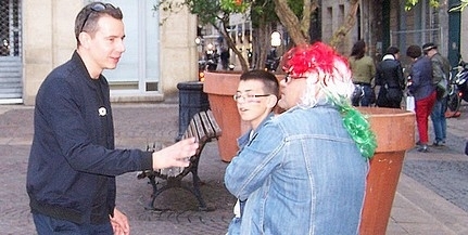 A helyszínről jelentjük: Bordeaux-ban még a walesi drukkerek is magyarul énekelnek - VIDEÓ A helyszínről jelentjük: Bordeaux-ban még a walesi drukkerek is magyarul énekelnek - VIDEÓ