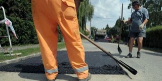 Húszmillió forint jut idén az intézmények, tizenötmillió a mohácsi utak felújítására