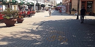 Nem vált be a felfestés, ezért ismét megtilthatják a birngázást a sétálóutcában