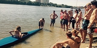 Maradj rajta: vasárnap a szigeti strandon újra kiderül, ki a legény/leány a kajakban