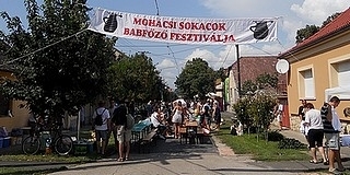 Szombaton füstbe borul a Táncsics Mihály utca, jön a 23. Sokac Babfőző Fesztivál