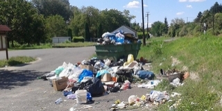 Vége a kuplerájnak: megszűnik a konténeres hulladékszállítás a bári buszfordulóban