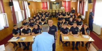 Tizenhárom új rendőr lépett szolgálatba Mohácson