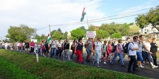 Biciklivel és gyalog zarándokoltak a Mohácsi Nevelési Központ diákjai és tanárai Bátára