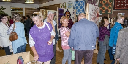 Foltvarró kiállítás nyílik a Nyugdíjas Székházban