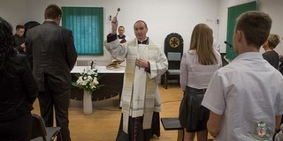 Gyerekek, tanárok, szülők is imádkozhatnak a Park utcai iskola kápolnájában