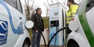 A Szepessy parknál és a Színház téren is épülhetnek elektromos töltőállomások