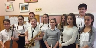 Schneideres növendékek zenéltek az Egyesített Szociális Intézményben