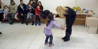 Meglepetés: az összes babarcszőlősi gyermeket megajándékozta egyik olvasónk