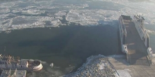 Jégzajlás a Dunán: a kishajó már nem jár, leállhat a kompközlekedés is