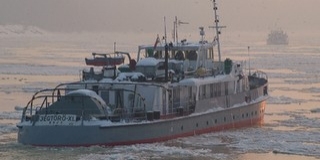 Hétfőtől már csak óránként jár a komp az egyre erősödő jégzajlás miatt