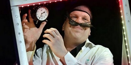 Premier a Nemzetiben: bemutatták Olt Tamás tizennégy karátos önálló estjét Premier a Nemzetiben: bemutatták Olt Tamás tizennégy karátos önálló estjét
