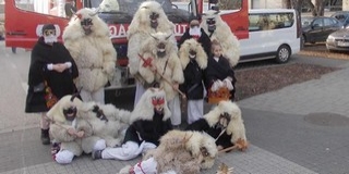 Idén több tűzoltó vigyázott a korábbiaknál a busójárás résztvevőinek biztonságára