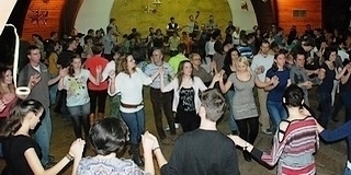 Tizenöt éves a délszláv táncház, hajnalig mulathatunk