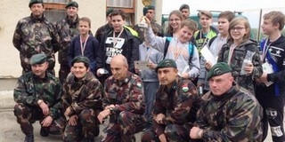 Egyenruhások masíroztak végig Sombereken