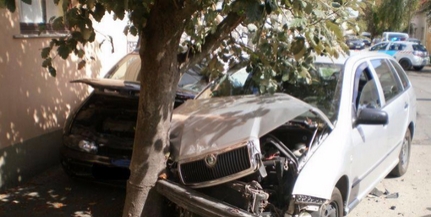 Két autó ütközött össze a Kazinczy utcában
