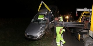 Végzetes ütközés: a motoros a helyszínen, az autó vezetője a kórházban halt meg
