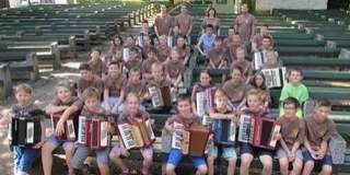 Pécsett koncerteznek a mohácsi harmonikatábor résztvevői Pécsett koncerteznek a mohácsi harmonikatábor résztvevői