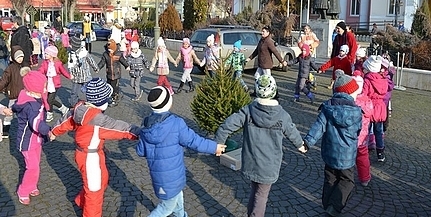Várják az óvodák, iskolák jelentkezését a Széchenyi téri fenyődíszítésre Várják az óvodák, iskolák jelentkezését a Széchenyi téri fenyődíszítésre